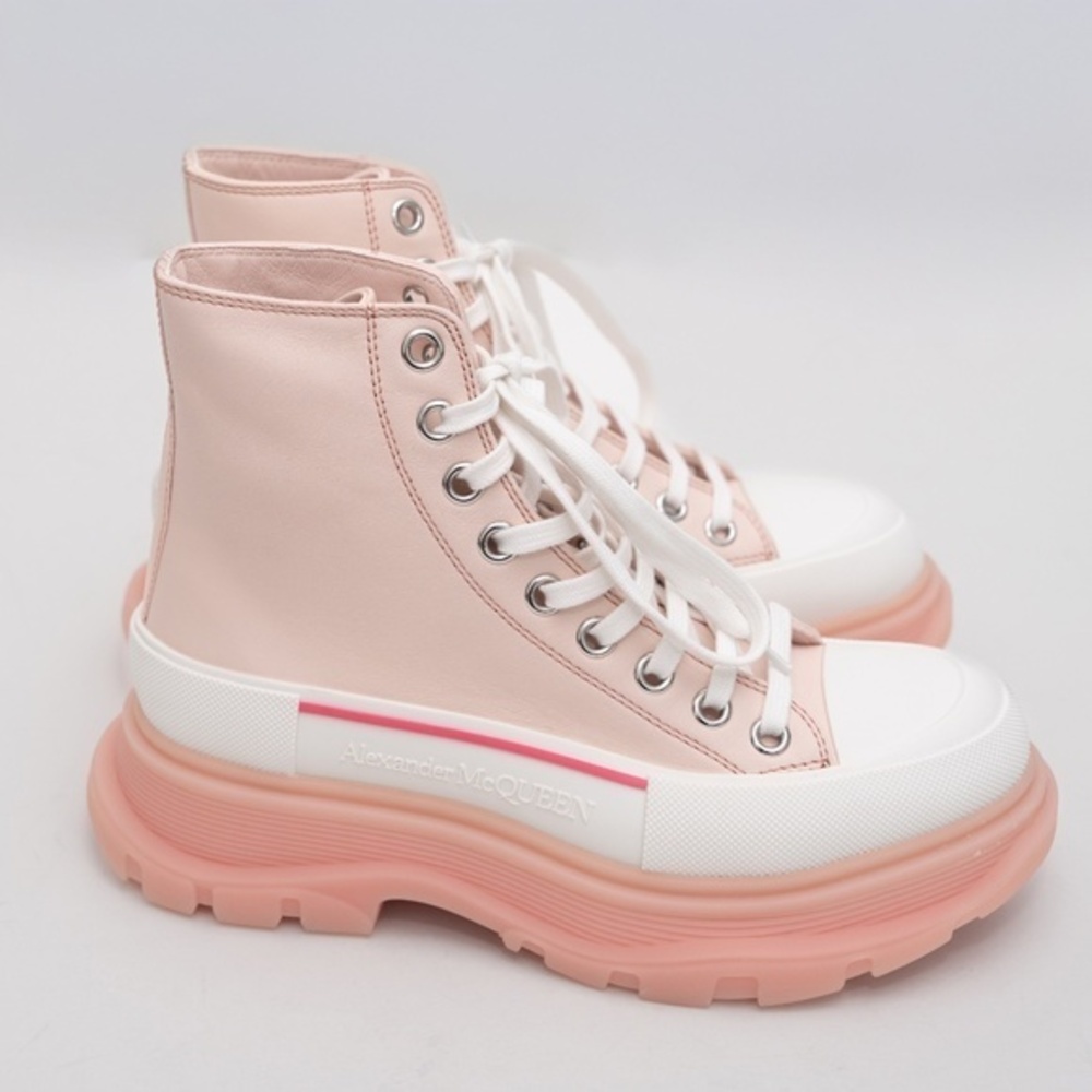 Alexander‎ McQueen | Tread Slick Boots in Tea Rose